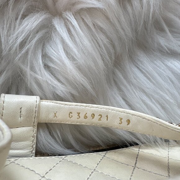 Chanel Cream Leather Sandals with Chain detail Size 39 - Picture 13 of 16